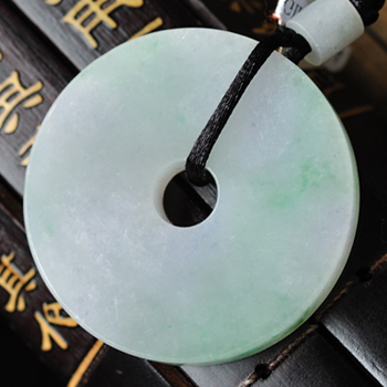 �滨���������ȻŴ�����������Բ��ƽ���ۻ��ŹҼ�